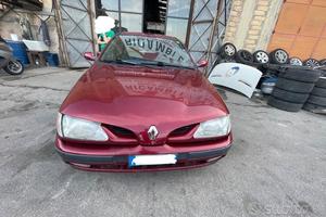 Ricambi Renault Megane 1.6 benz 75cv del 1997