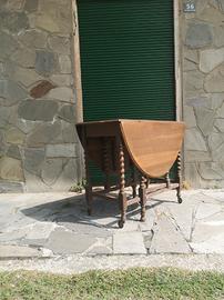 tavolo antico in legno a bandelle apribile 