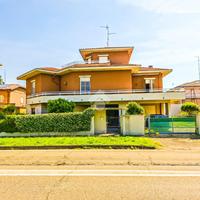 BIFAMILIARE A COLORNO