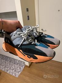 Adidas Yeezy boost 700