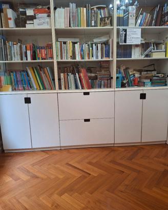 libreria con ante in vetro