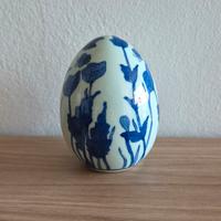 Uovo decorativo in ceramica
