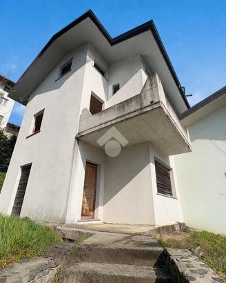 CASA SEMINDIPENDENTE A MONTAGNA IN VALTELLINA