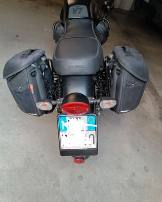 Borse e telai GIVI Moto Guzzi V7 III