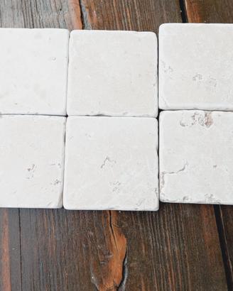 Piastrelle 10x10 in marmo burattato