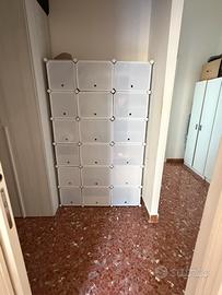 Scarpiera modulare bianca a 18 vani con sportelli
