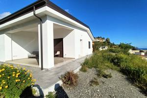 Villa di 100 m² con 3 locali a Montebello Ionico