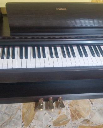 Pianoforte Digitale Yamaha YDP-143 Arius nero