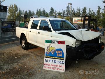 Mitsubishi L200 2.5 TD 2004 - uso ricambi