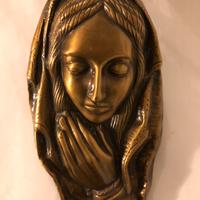 scultura volto madonna ottone arte sacra religione