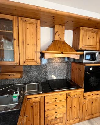 Cucina in Legno Massello + Penisola – Stile Rustic