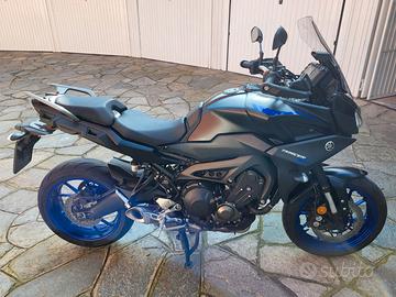 Motoveicolo Yamaha Tracer 900 ABS