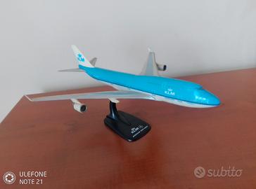 Boeing 747-400 PH-BFJ 1-250 manca motore