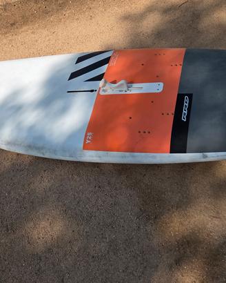 Tavola da windsurf RRD 220 litri con deriva