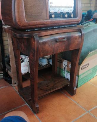 radio d'epoca in legno 