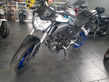 YAMAHA MT 125