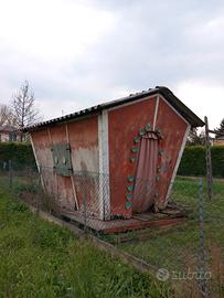 Casetta per giardino basta venirla a prendere.