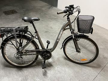 Bici con pedalata assistita