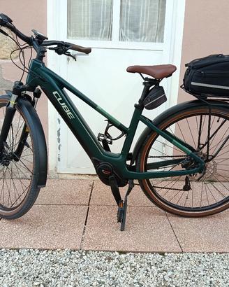 Bicicletta E bike Cube tg.s