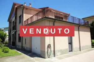 VILLA SINGOLA A PESCHIERA BORROMEO