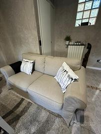 Divano due posti Ikea