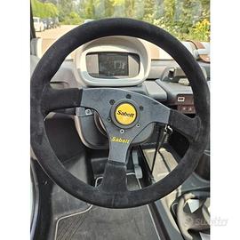 Volante Sabelt da 350 mm e mozzo specifico per la 