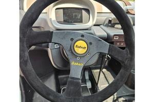 Volante Sabelt da 350 mm e mozzo specifico per la 