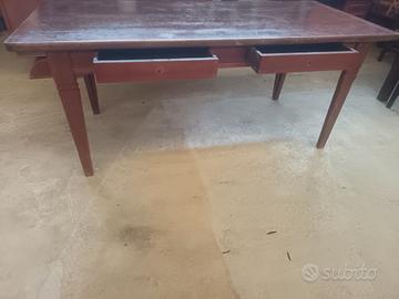 Tavolo in legno massiccio 2 cassetti 
