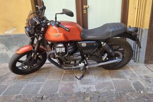Moto Guzzi V7 Stone III