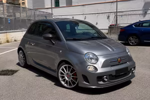 Abarth 695 Tributo ferrari 100 km  Nuova