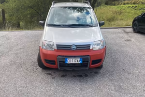 Fiat Panda 4x4 climbing