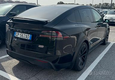 TESLA Model X Plaid