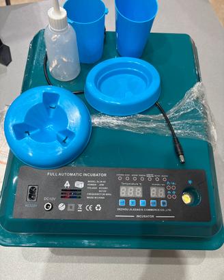 mai usata incubatrice automatica