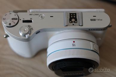Mirrorless Samsung NX300