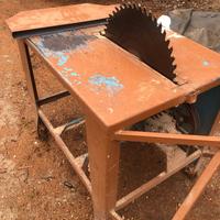 Sega circolare a cardano