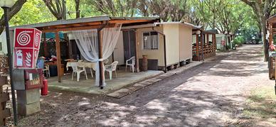 Casetta in campeggio sul lago