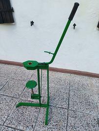 Tappatrice a colonna per tappi in sughero