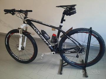 Lee Cougan Black Icon  Carbon / Usata