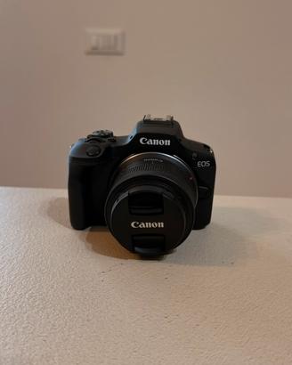 Canon EOS R100