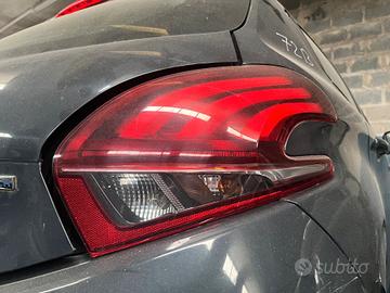 FANALE POSTERIORE DESTRO PEUGEOT 208