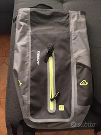 zaino da moto nuovo e tutto impermeabile 