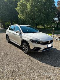 Fiat tipo cross 1.5 hybrid