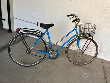 Bicicletta con le ruote da D 26 pollicy