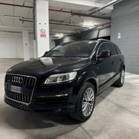 AUDI Q7 3.0 TDI S-LinePluss 7 POSTI +GANCIO TRAINO
