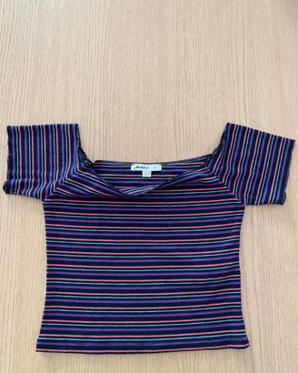 Top Subdued ragazza spalle scoperte