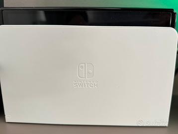 Nintendo SWITCH OLED + 3 Giochi + Custodia