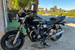 Yamaha XJR 1300