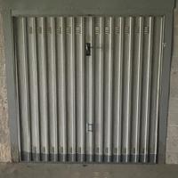 Portone basculante per box garage