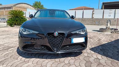 Alfa Romeo Giulia 2.2 AT8 180CV