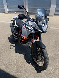MOTO KTM 1090 Adventure R